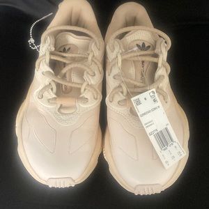 New Adidas ozweego shoes tan